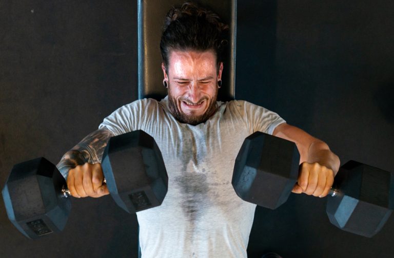 Krachttraining Eindhoven - Strength - Dumbell Press - Mannen
