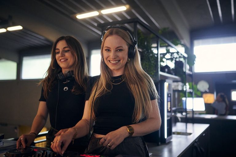 Sportschool Eindhoven -Personal training -Groepslessen - DJ